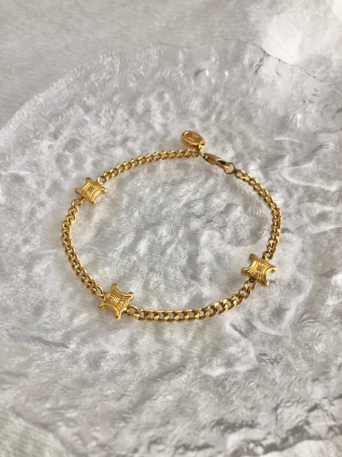 CELINE Blason  Bracelet Gold eapgtk