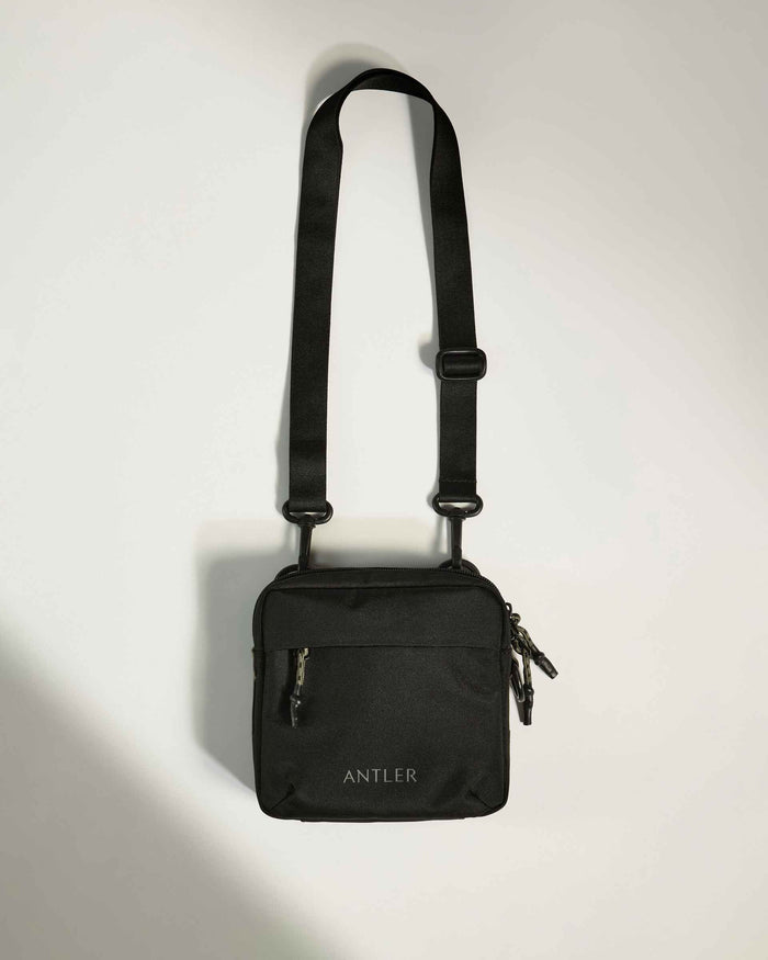 a black bag with straps