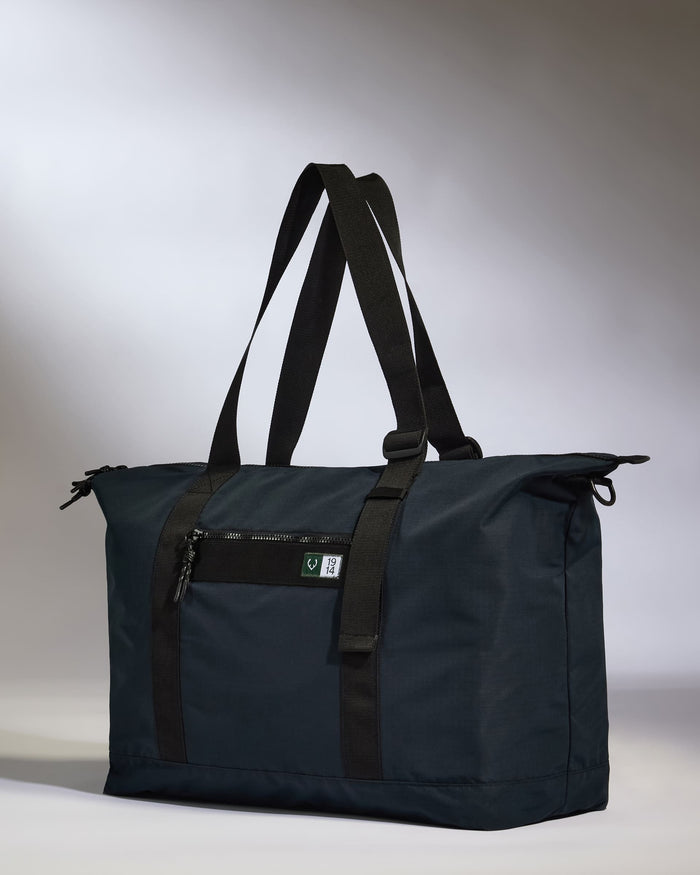 a black bag with straps