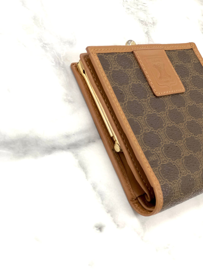 CELINE Macadam Blason Clasp Wallet Brown 6warf7