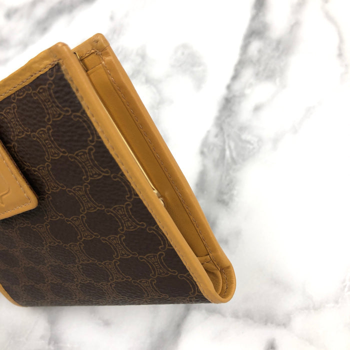 CELINE Macadam Blason Clasp Wallet Brown uphxmp