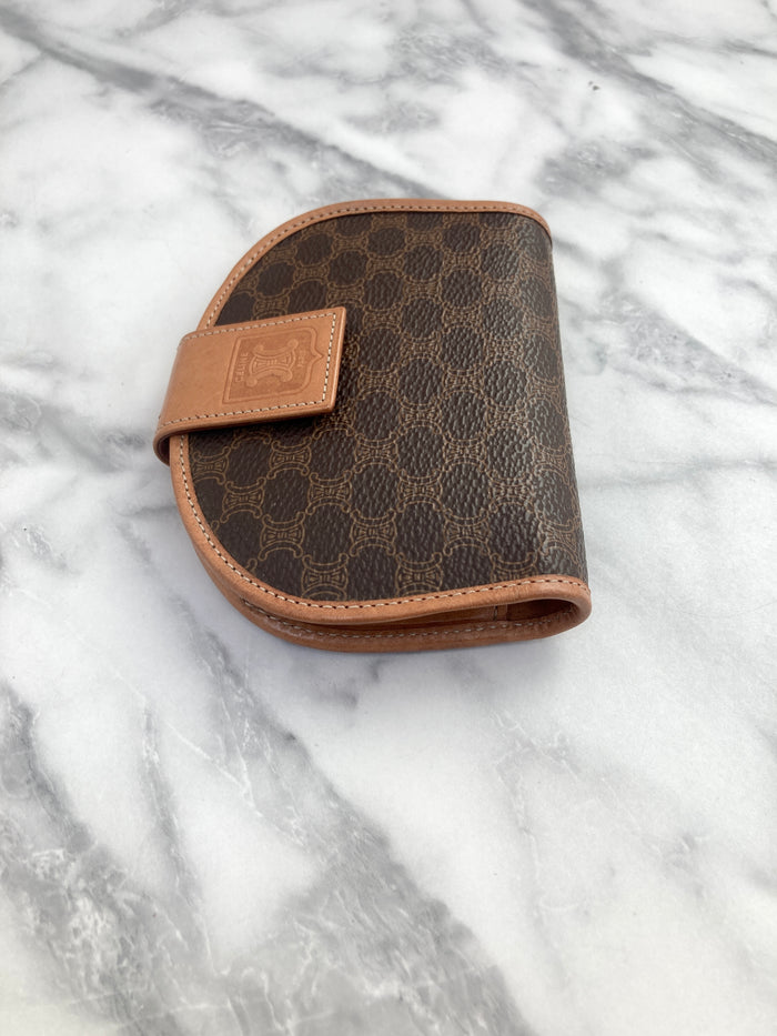 CELINE Macadam Blason Round Folded Wallet Brown Vintage hs4daj
