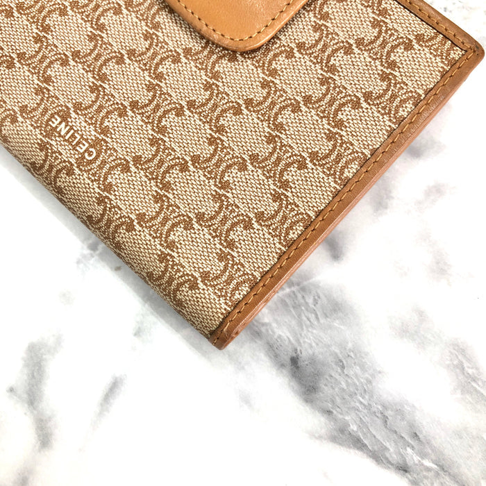 CELINE Macadam Triomphe Clasp wallet beige z66mum