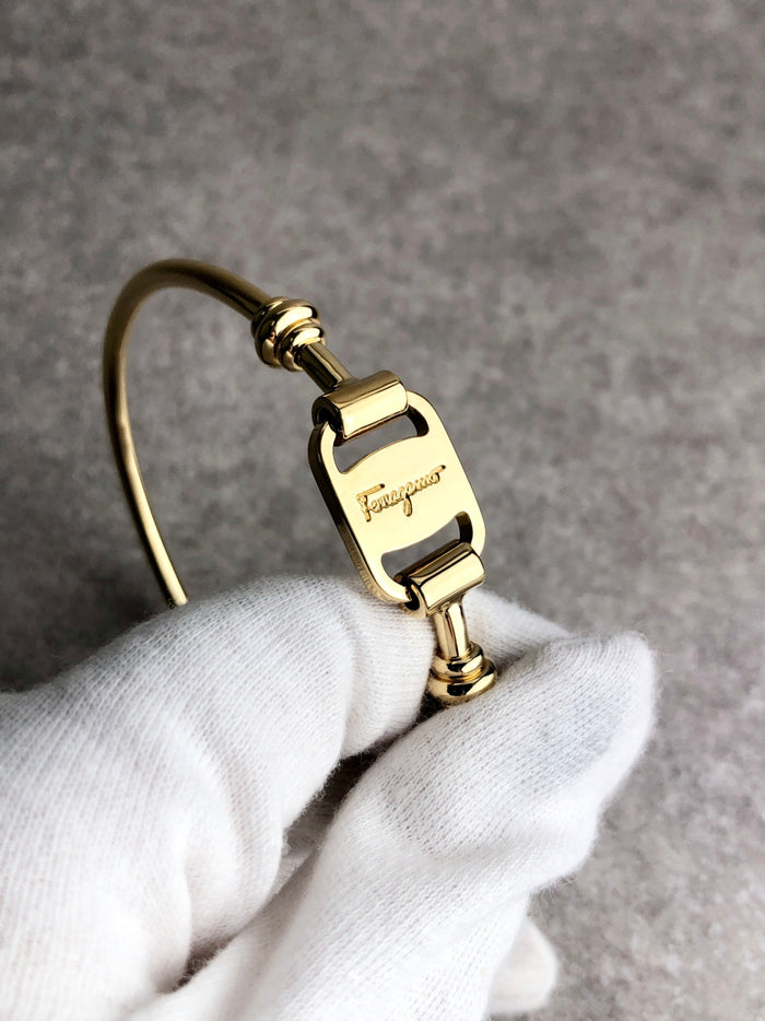 Salvatore Ferragamo Gancini Bangle Gold Vintage fm433f