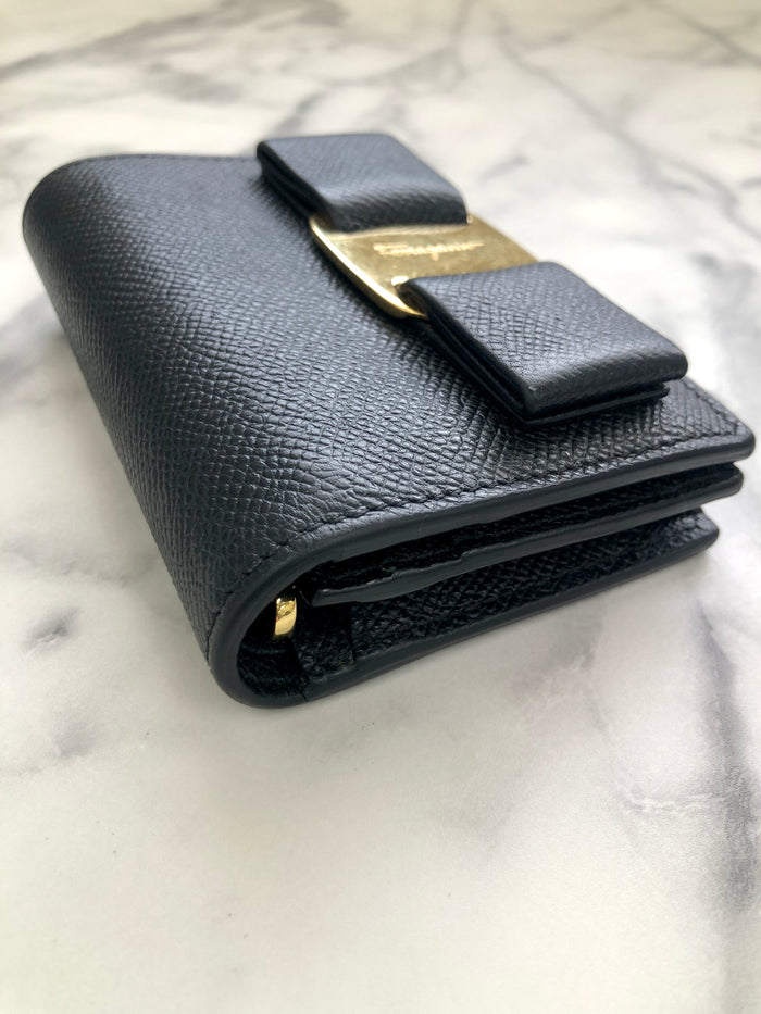 Salvatore Ferragamo Vala Folded Wallet Black Vintage vfabbw