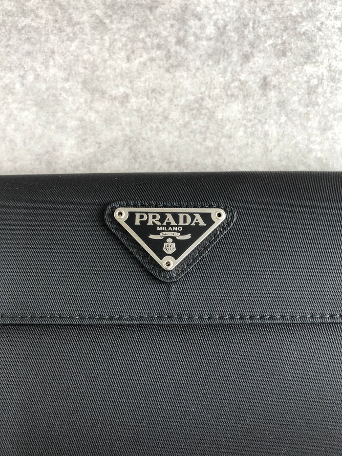 PRADA Triangle Logo Trifold Wallet Black Vintage kiyi6h