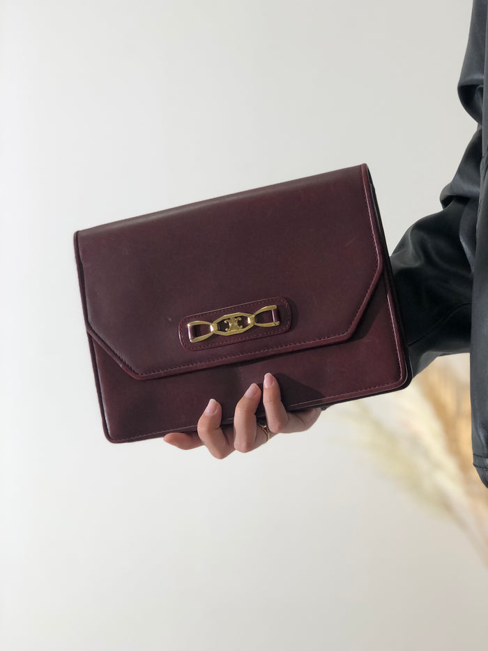 CELINE Triomphe Leather Clutch bag Wine Red Vintage 7eheyp